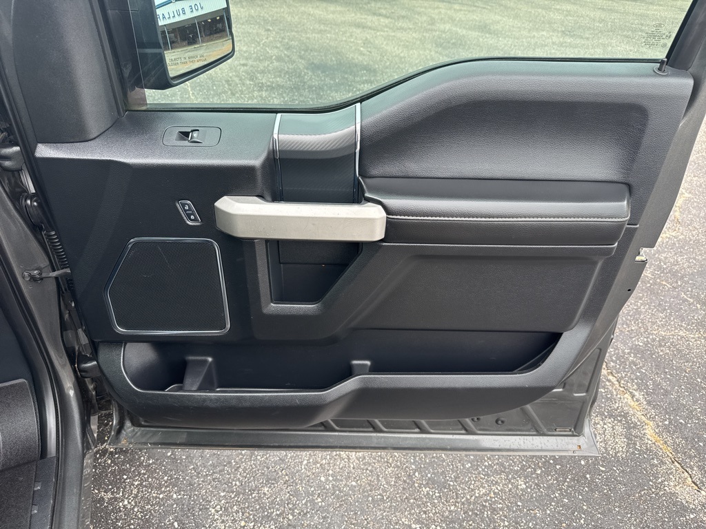 2018 Ford F-150 Lariat FX4 photo 23