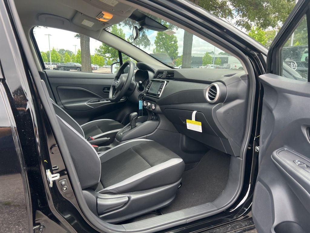 2025 Nissan Versa S photo 16
