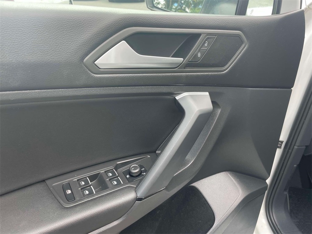 2019 Volkswagen Tiguan SE photo 12