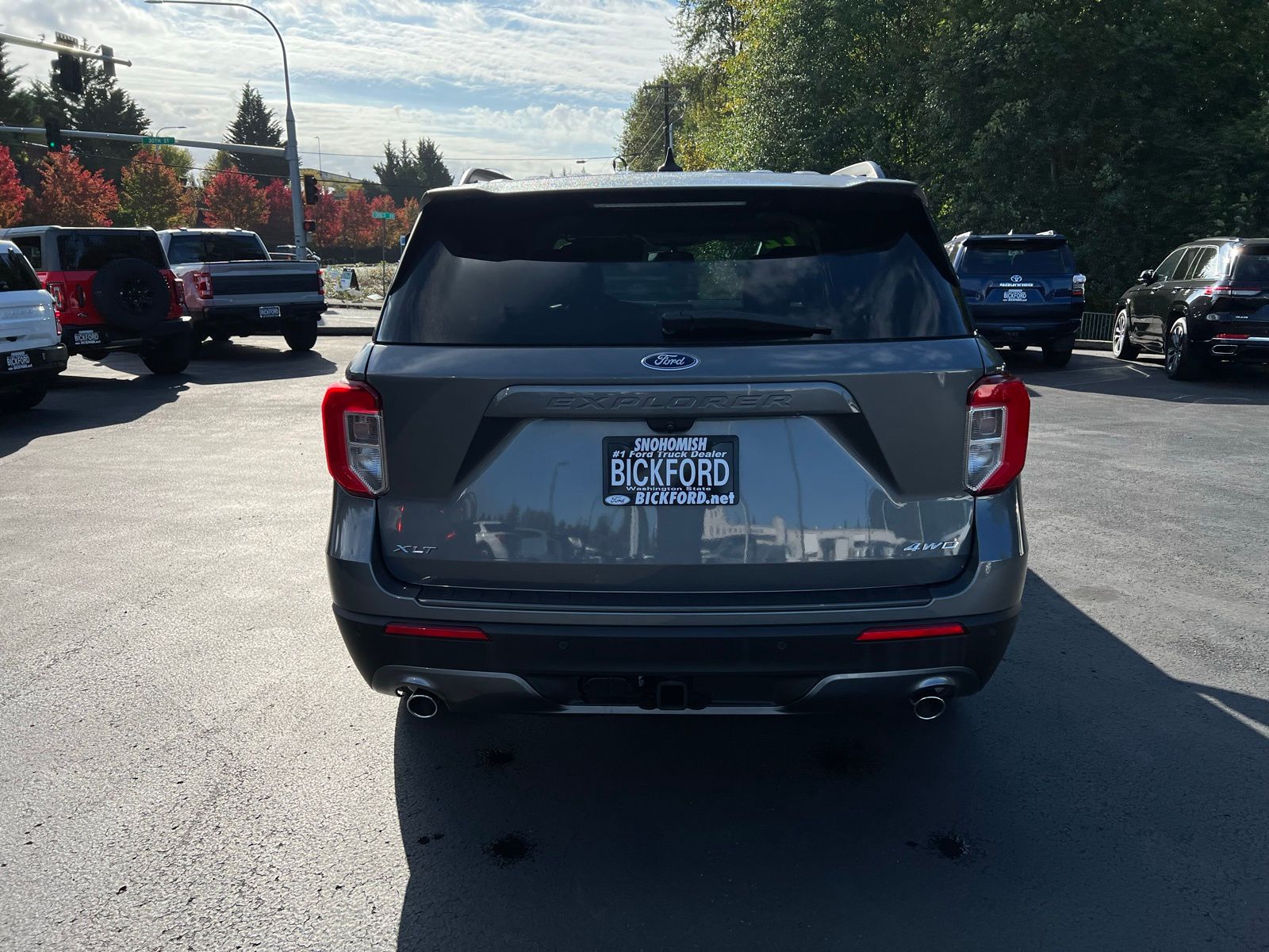 2022 Ford Explorer XLT photo 2