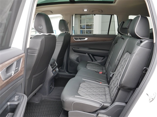 2025 Volkswagen Atlas SEL Premium R-Line photo 7
