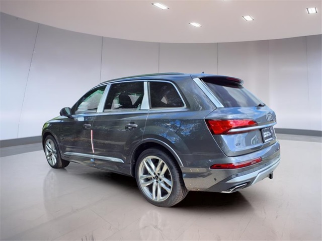 2025 Audi Q7 Premium Plus photo 3