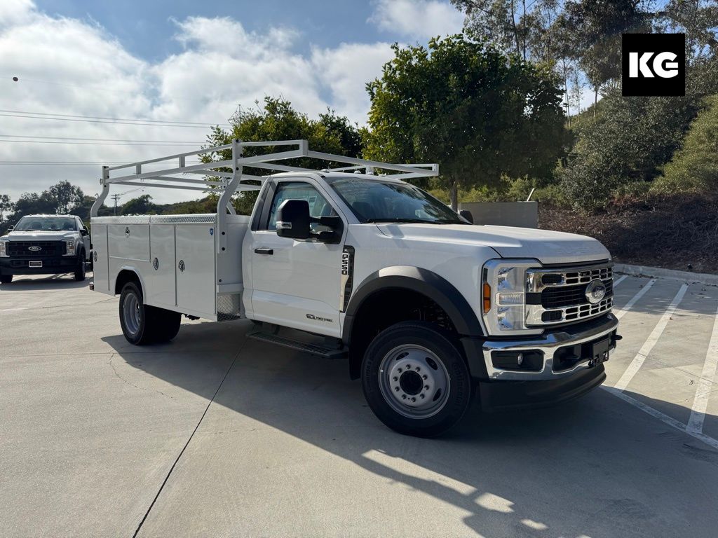 2024 Ford F-550 Super Duty Chassis Cab XL's photo