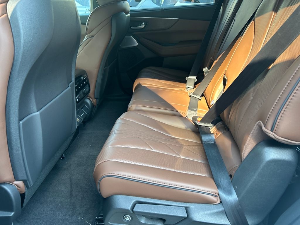2026 Acura MDX SH-AWD Advance photo 16
