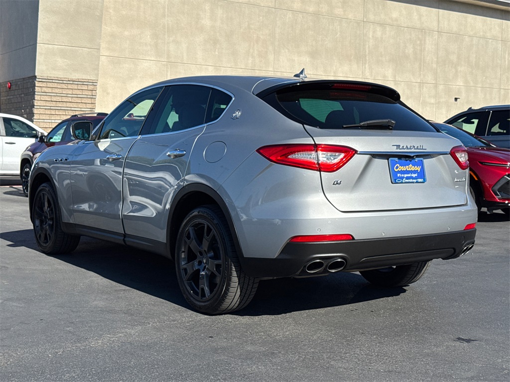 2018 Maserati Levante Base photo 10