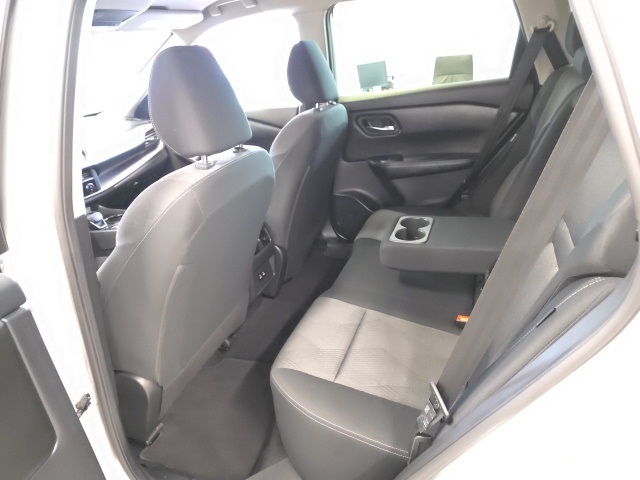 2024 Nissan Rogue SV photo 7