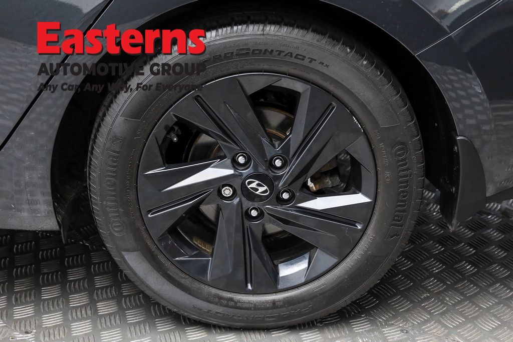 2021 Hyundai Elantra SEL Convenience photo 4