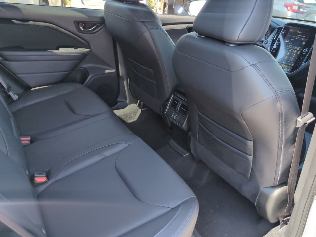 2025 Subaru Forester Limited photo 16