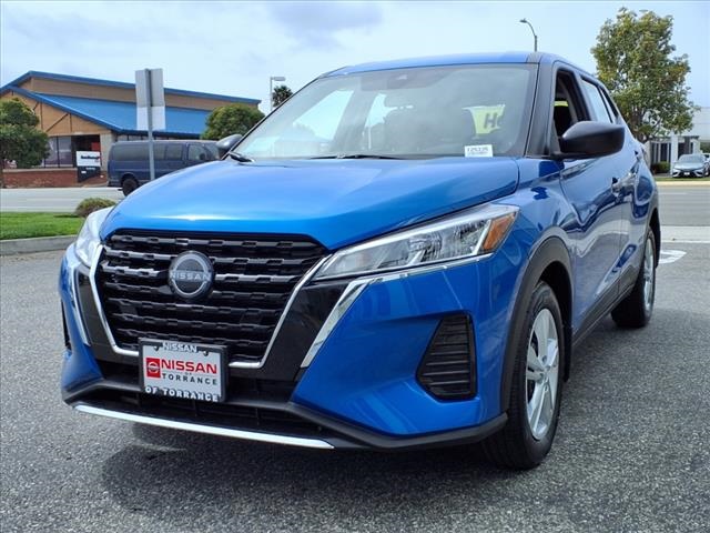 2025 Nissan Kicks Play S photo 3