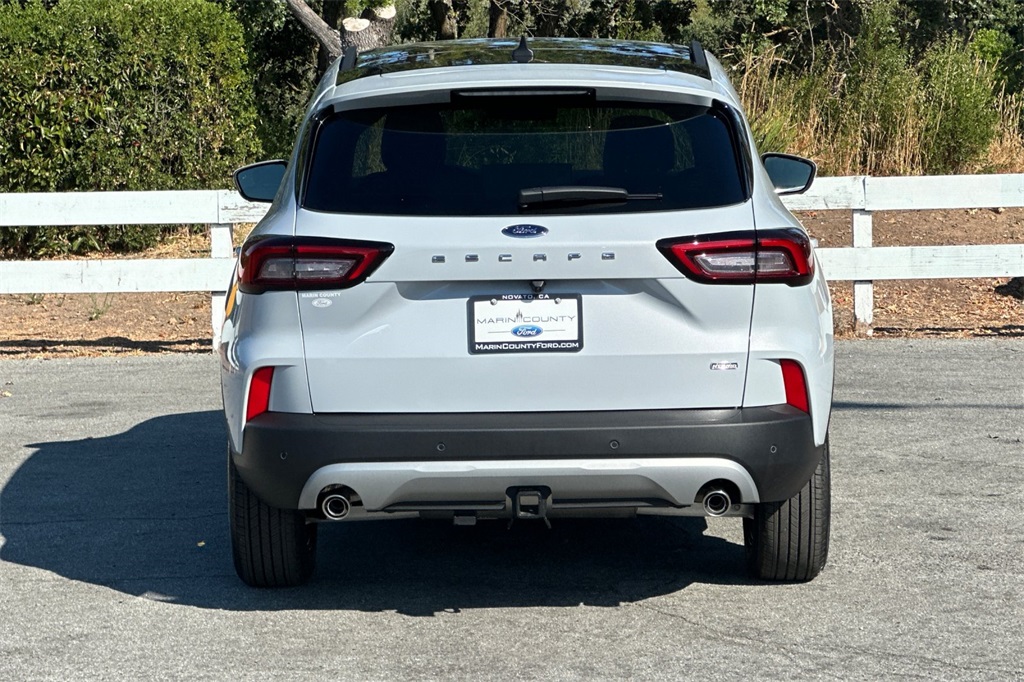 2025 Ford Escape Plug-In Hybrid photo 3