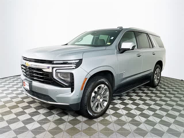 2025 Chevrolet Tahoe LS photo 3