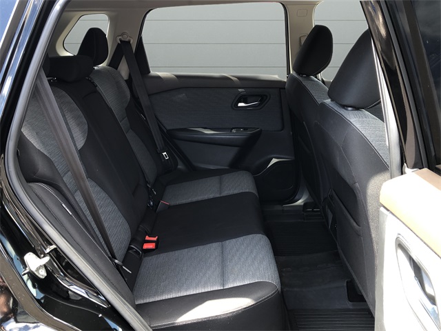 2021 Nissan Rogue SV photo 27