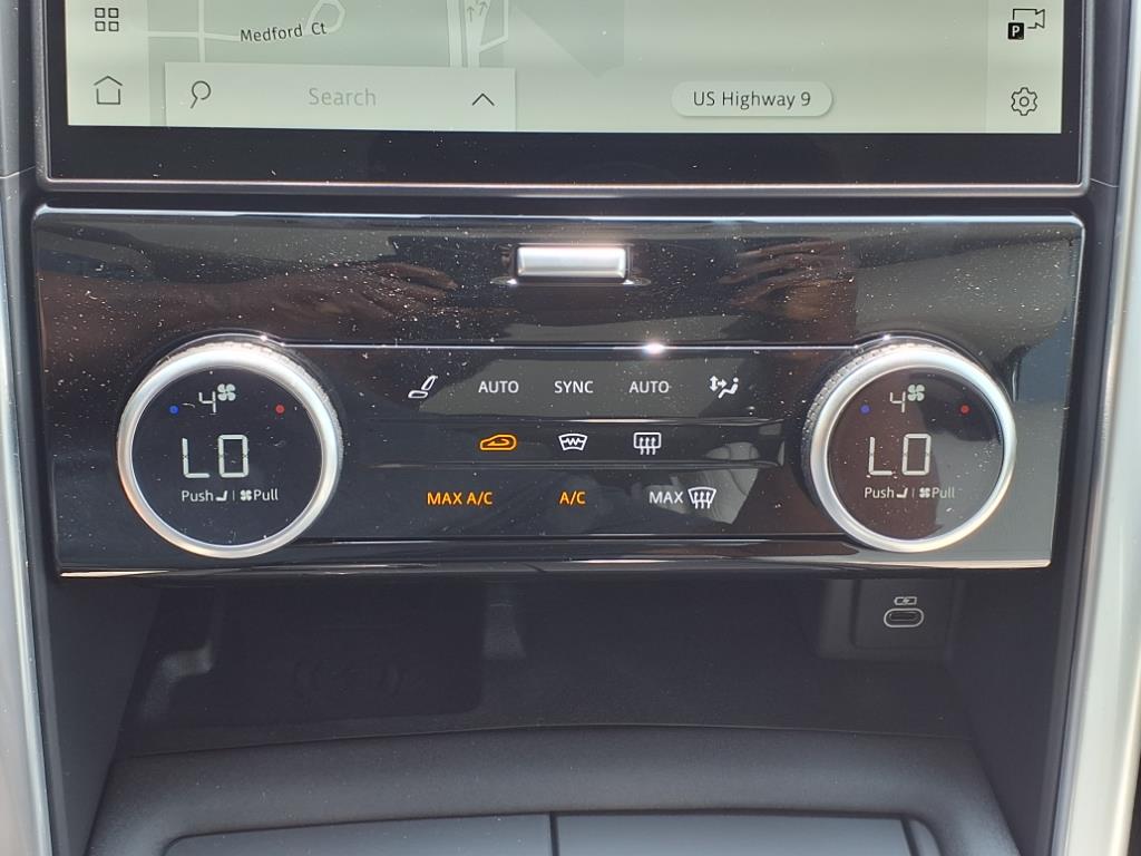 2025 Land Rover Discovery SE photo 8