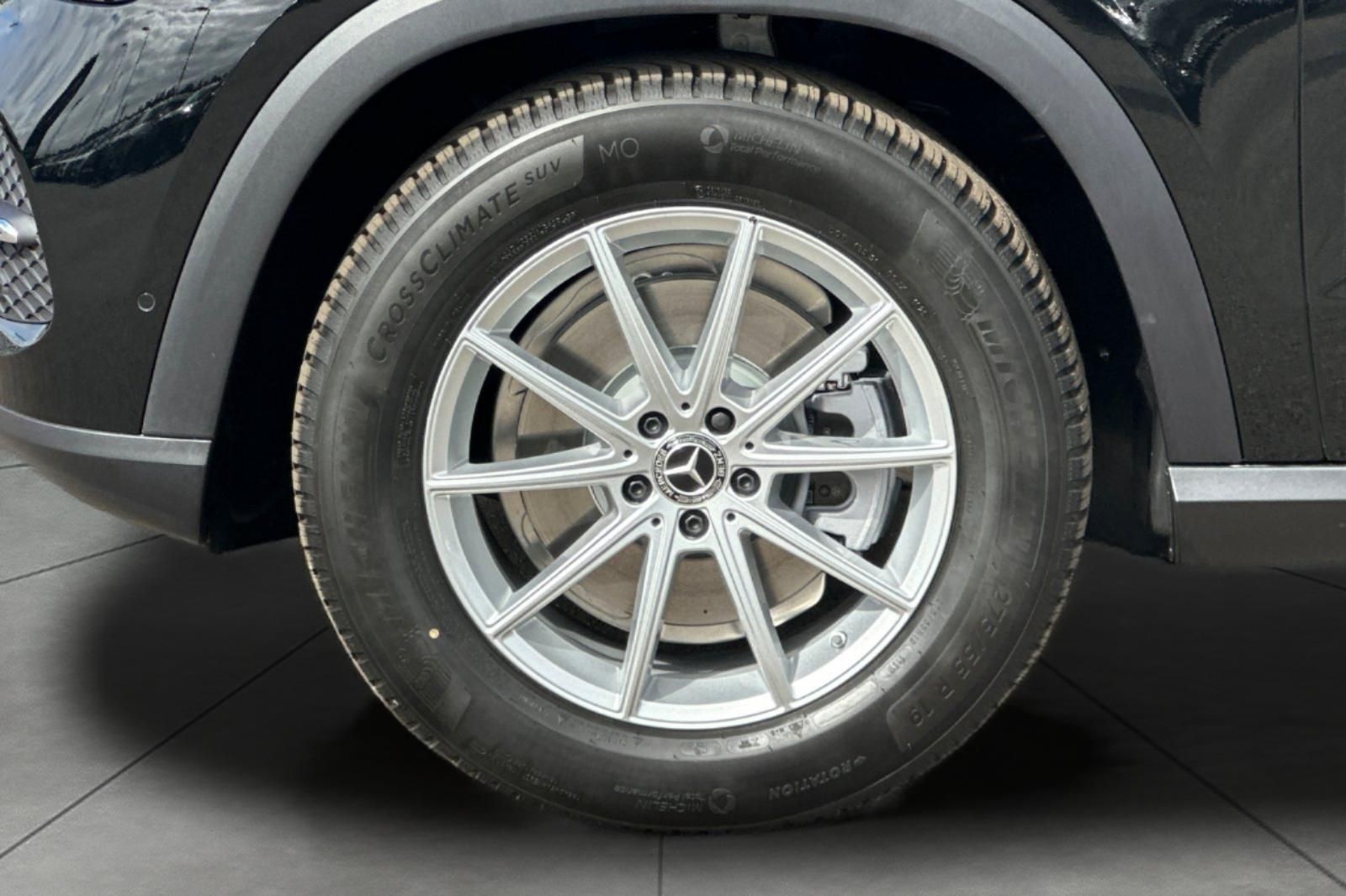 2026 Mercedes Benz GLE 350 4MATIC photo 4
