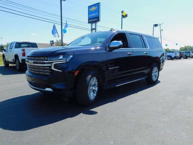 2024 Chevrolet Suburban Premier photo 2