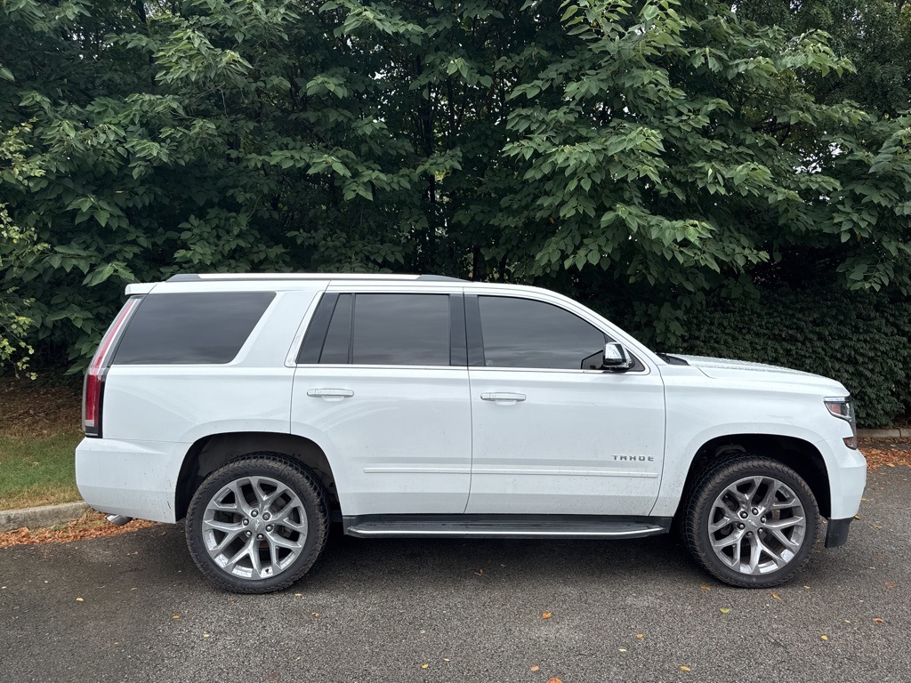 2017 Chevrolet Tahoe Premier photo 2