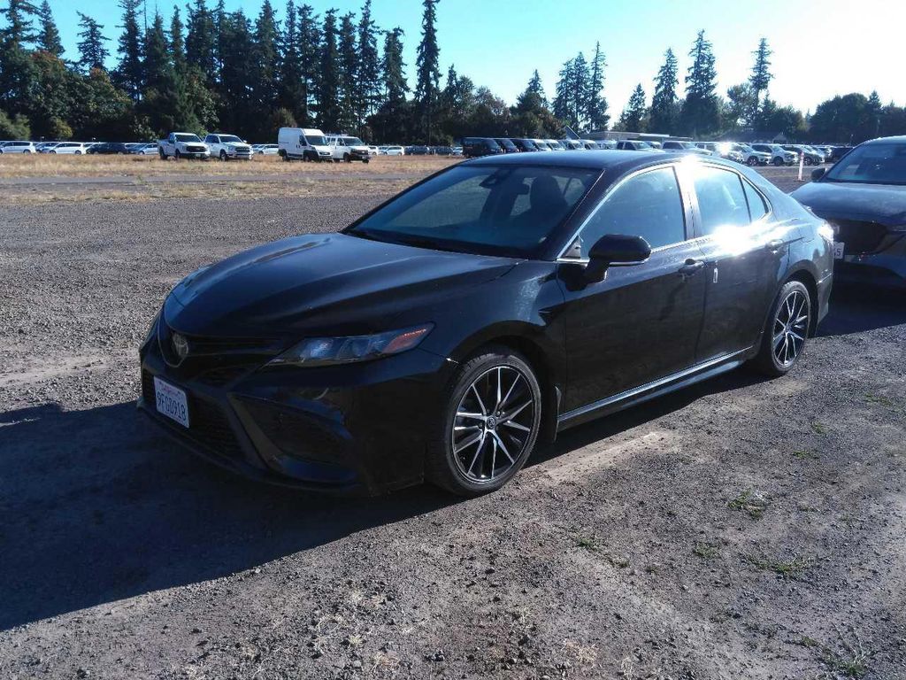 2023 Toyota Camry SE photo 2