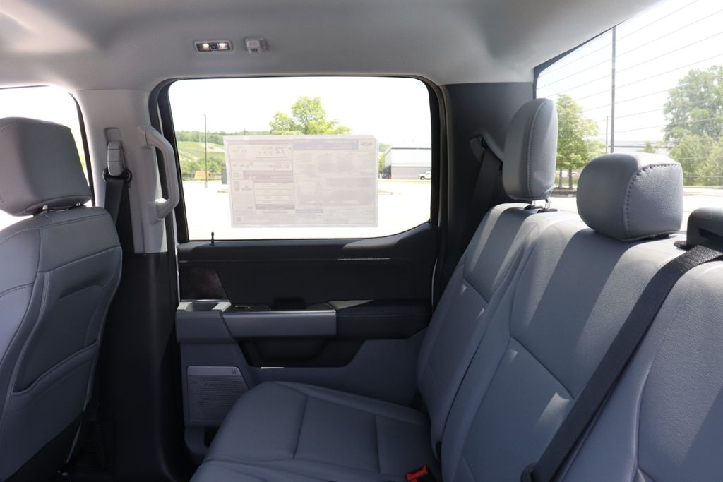 2025 Ford F-150 Lightning photo 14