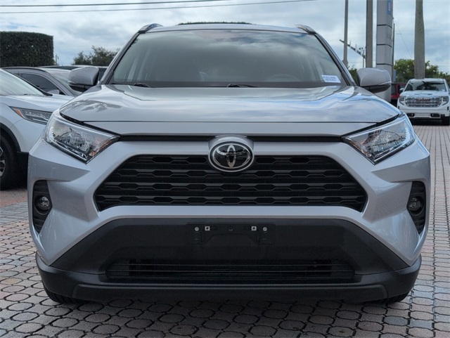 2021 Toyota RAV4 XLE photo 2