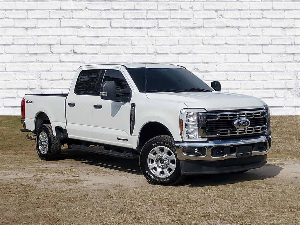 2024 Ford F-350 Super Duty XLT's photo