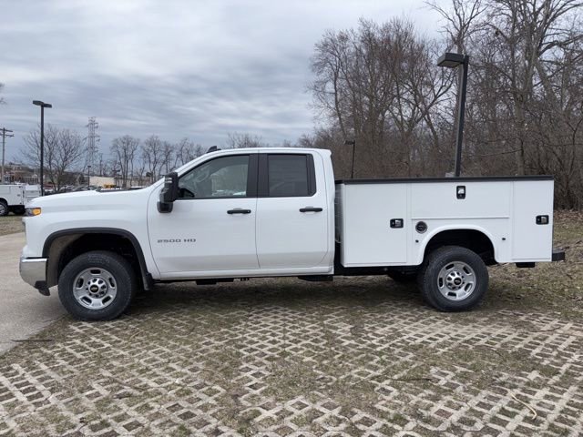 2025 Chevrolet Silverado 2500HD photo 2
