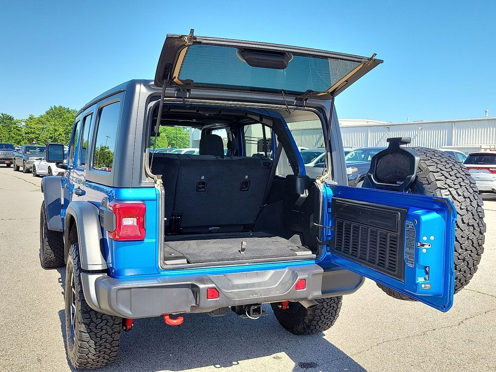 2024 Jeep Wrangler Rubicon photo 8