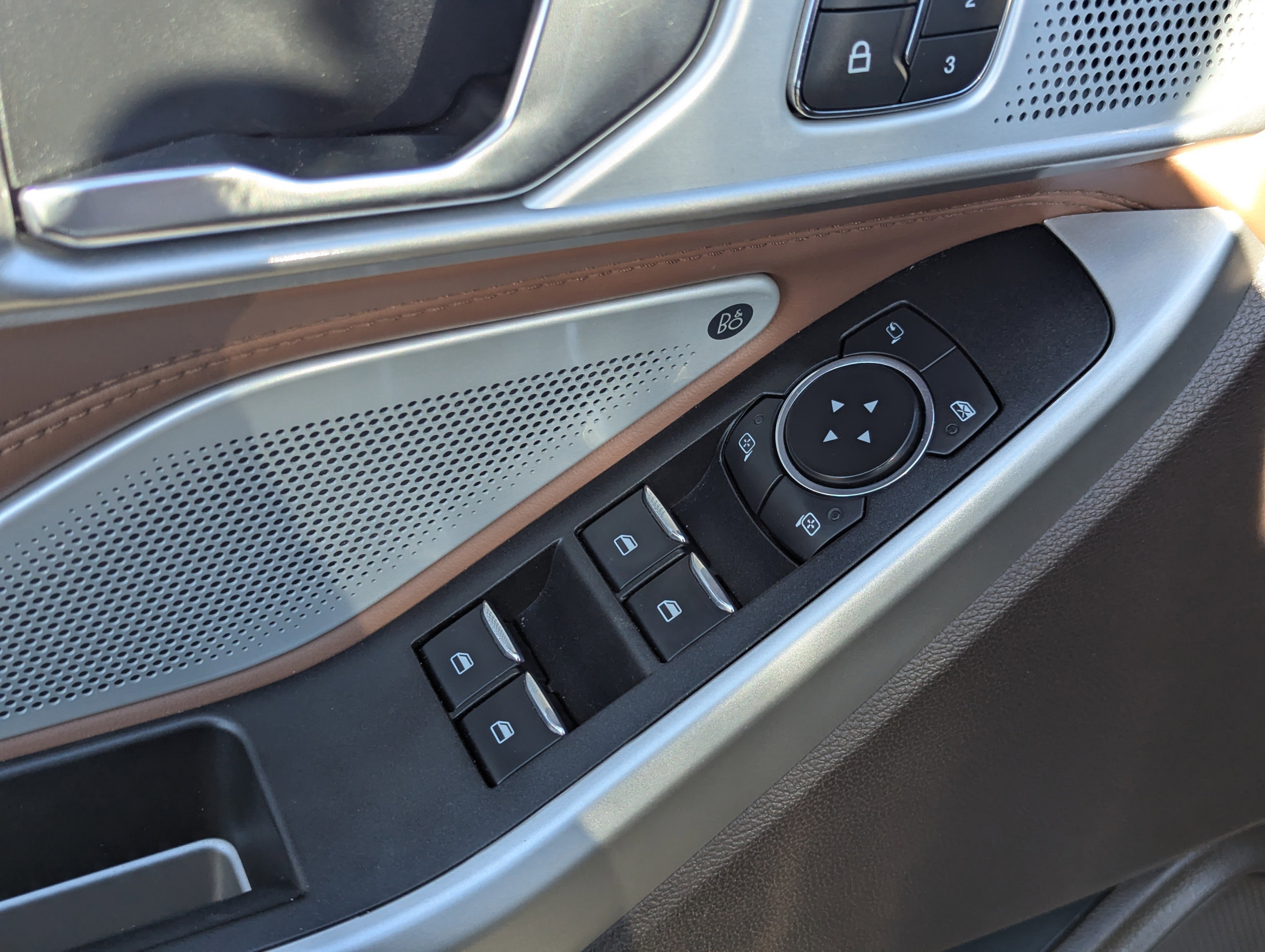 2022 Ford Explorer King Ranch photo 3