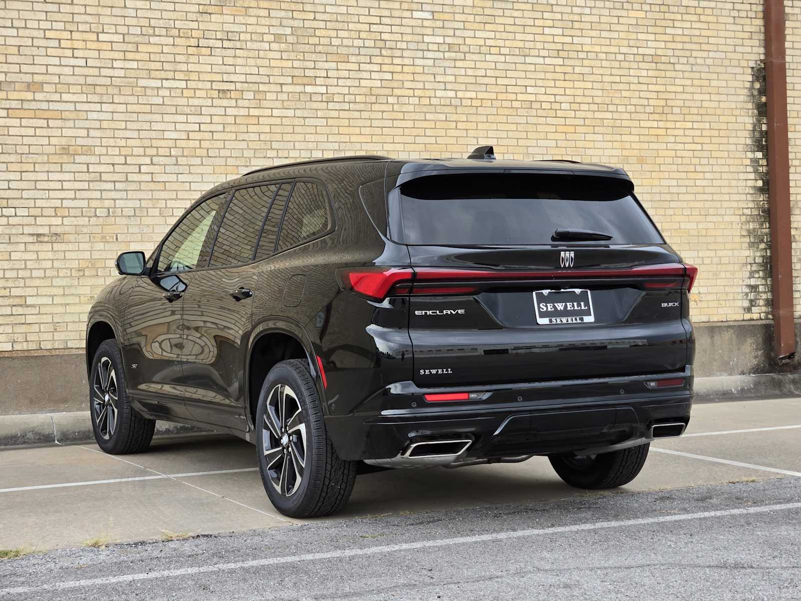 2025 Buick Enclave Sport Touring photo 4