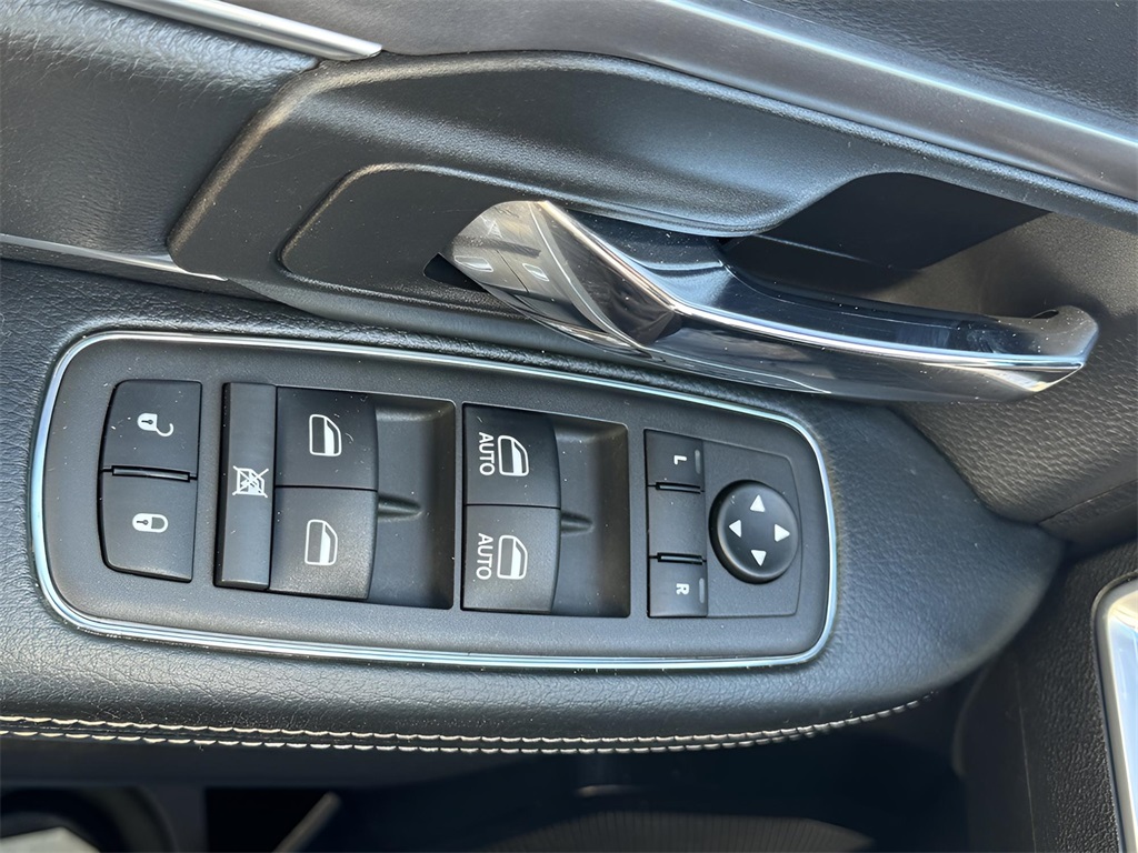 2022 Ram 1500 Classic Warlock photo 22