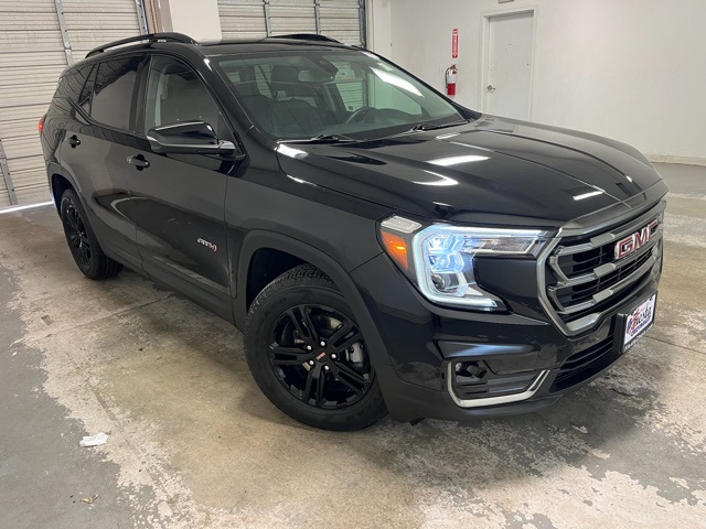 2023 GMC Terrain AT4's photo