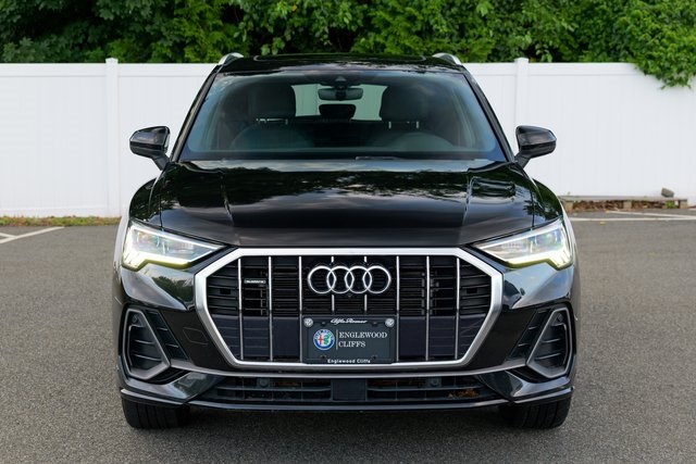 2022 Audi Q3 Premium Plus S line photo 2