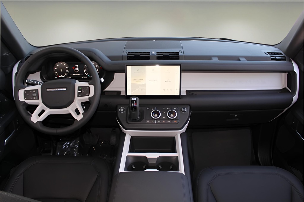 2025 Land Rover Defender 110 S photo 14
