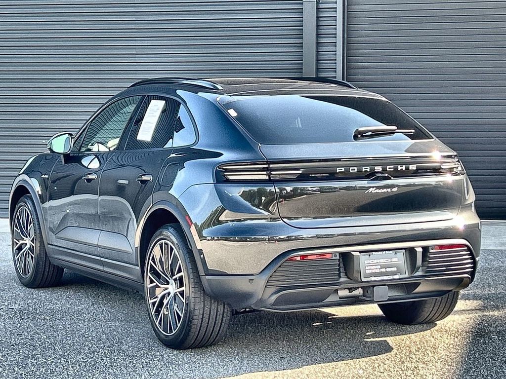 2024 Porsche Macan Electric 4 photo 11