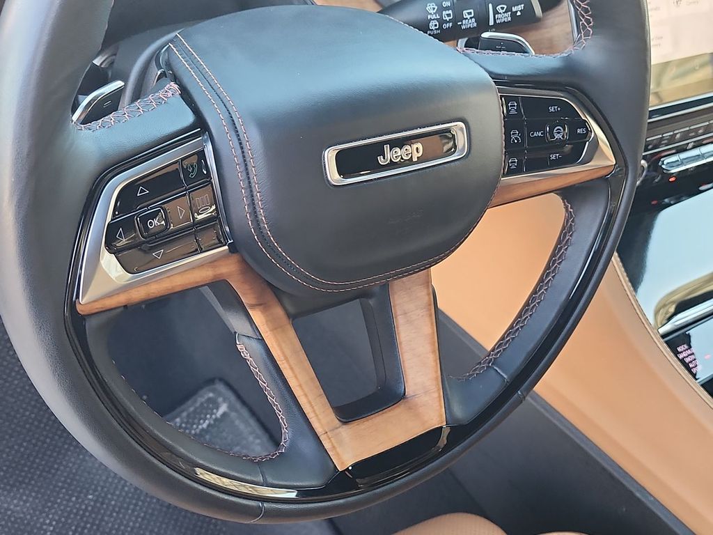 2024 Jeep Grand Cherokee Summit Reserve photo 11