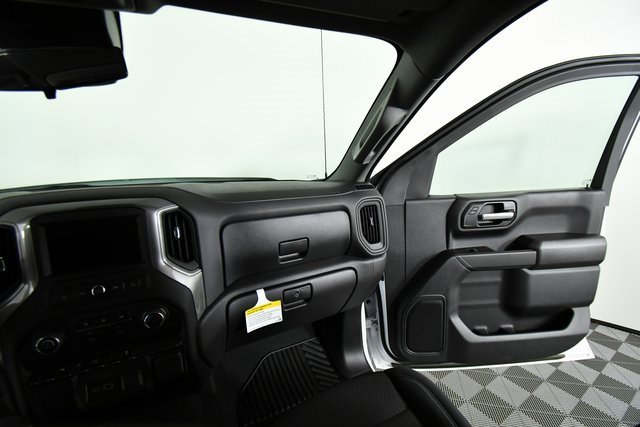 2025 Chevrolet Silverado 1500 Custom photo 18