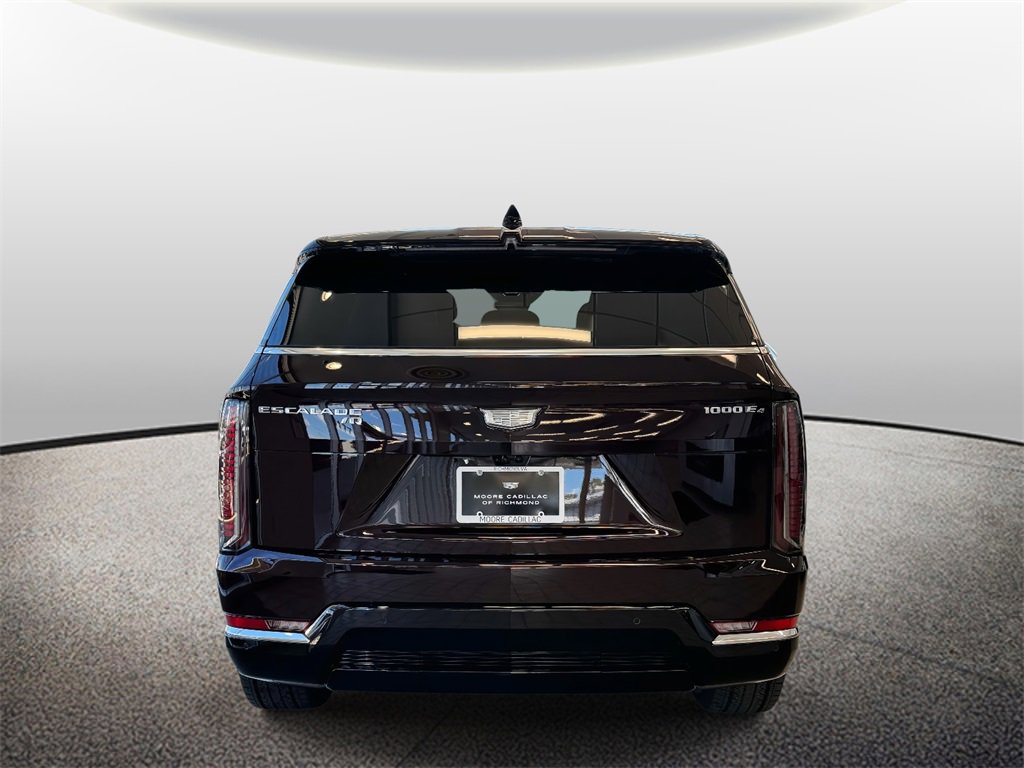2025 Cadillac Escalade IQ Luxury photo 3