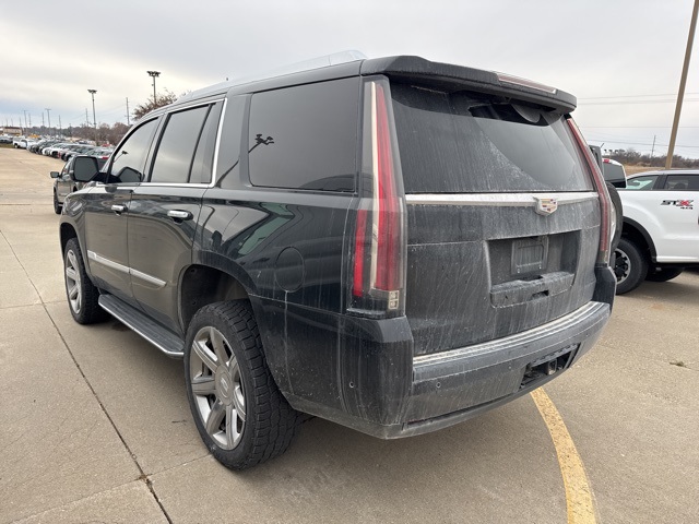 2020 Cadillac Escalade Luxury photo 3