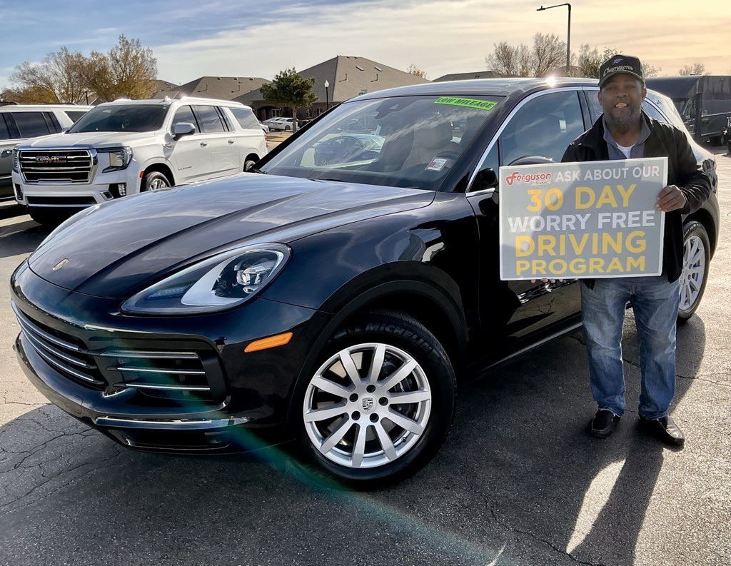 2022 Porsche Cayenne Platinum Edition's photo