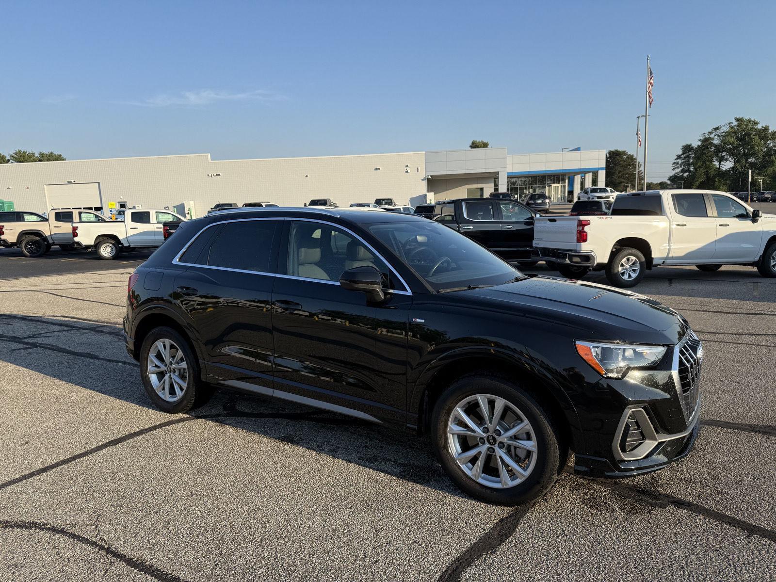2021 Audi Q3 S line Premium photo 4