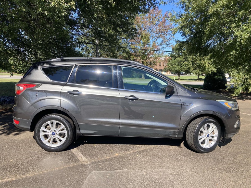 2017 Ford Escape SE photo 2