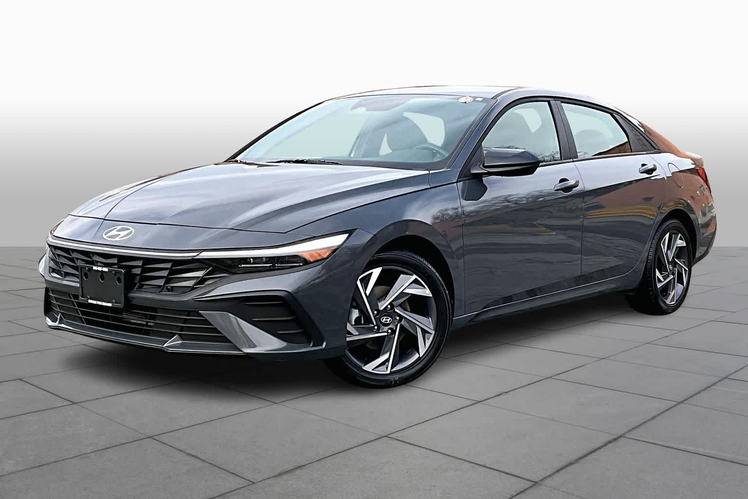 2025 Hyundai Elantra SEL's photo