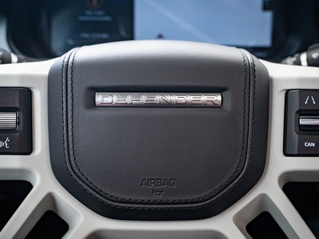 2020 Land Rover Defender 110 HSE photo 20