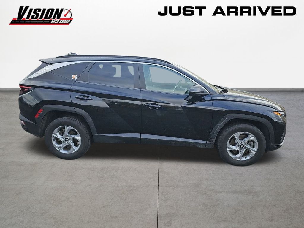 2022 Hyundai Tucson SEL photo 2
