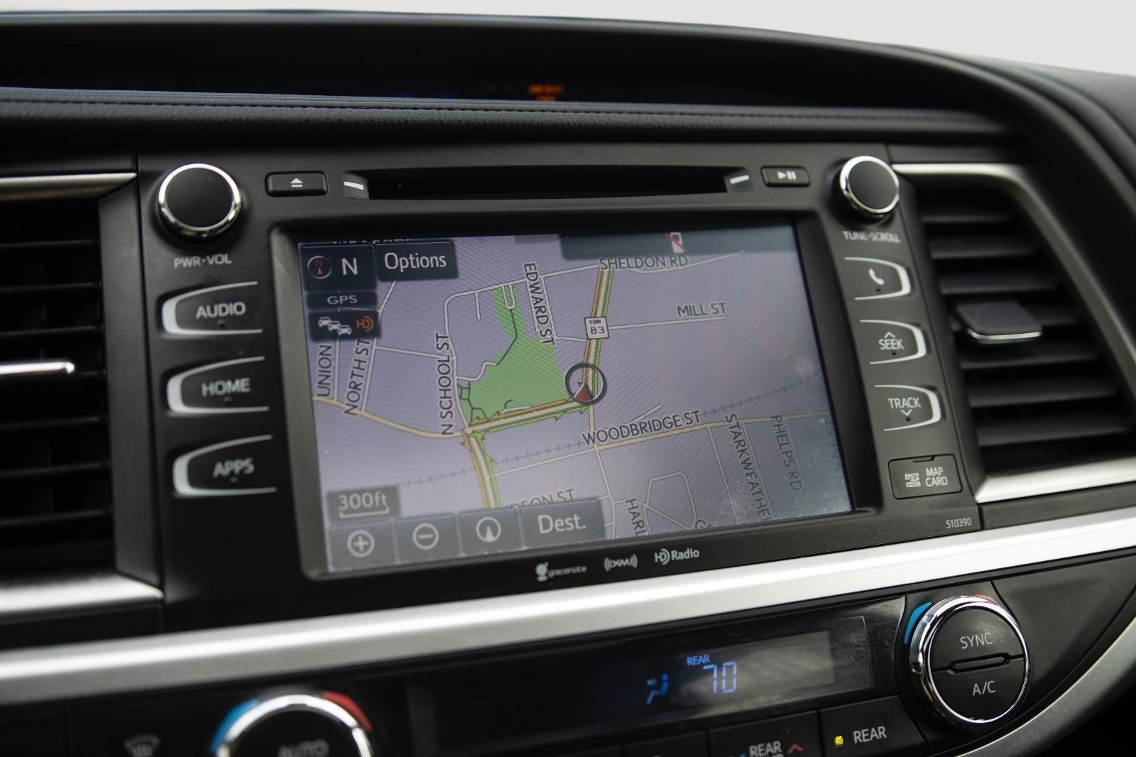 2018 Toyota Highlander SE photo 8