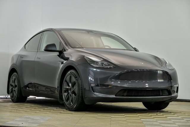 2024 Tesla Model Y Long Range photo 2