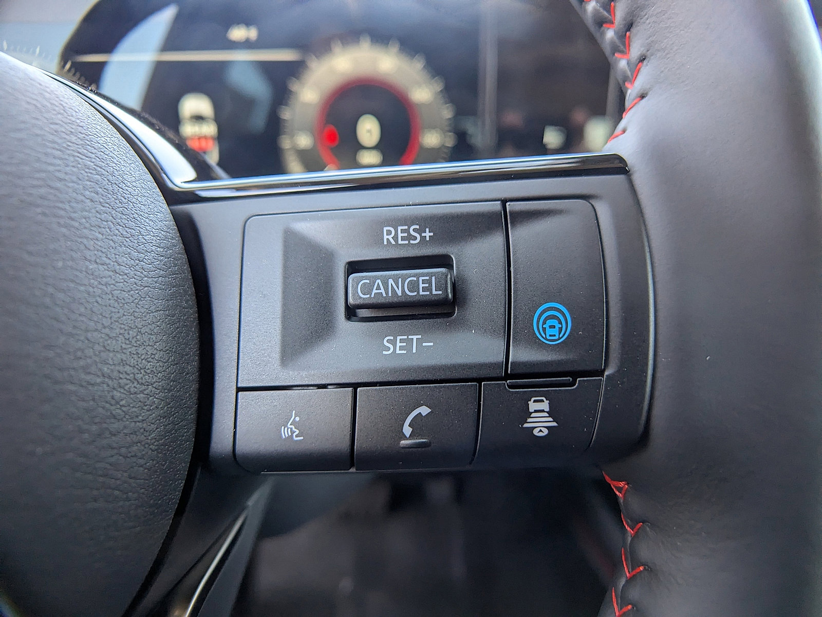 2025 Nissan Kicks SR photo 15