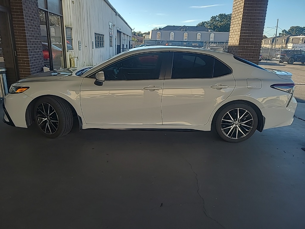 2023 Toyota Camry SE photo 2