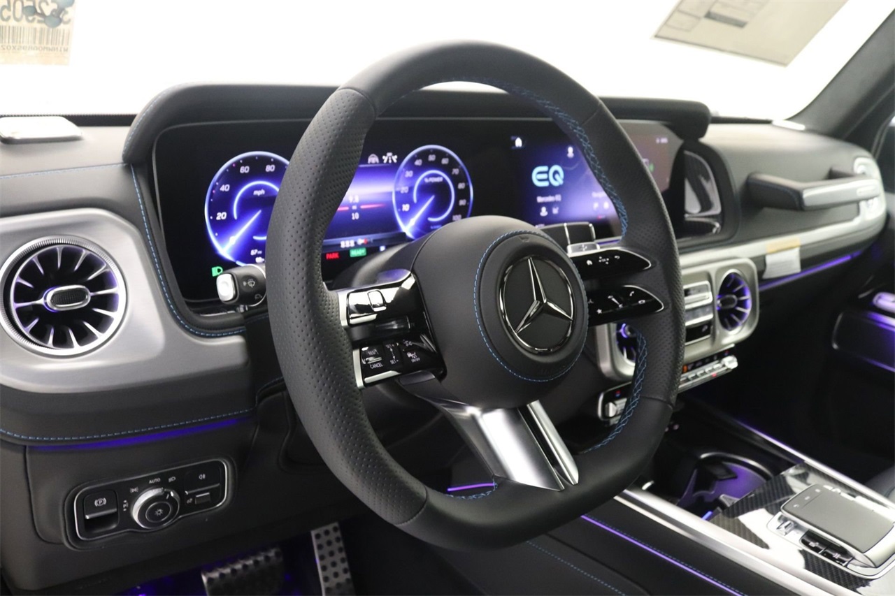2025 Mercedes Benz G photo 4