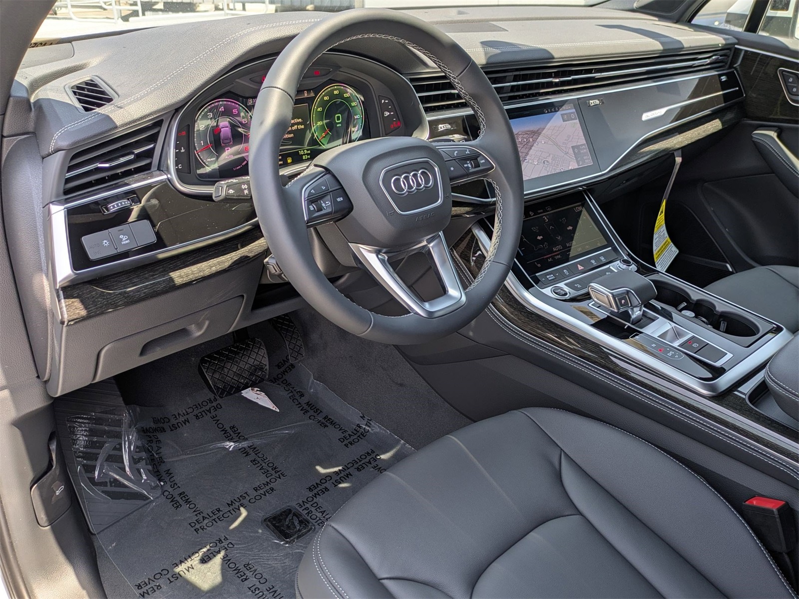 2025 Audi Q7 55 Premium Plus photo 8