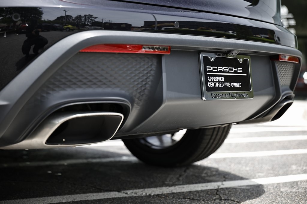 2025 Porsche Macan T photo 15